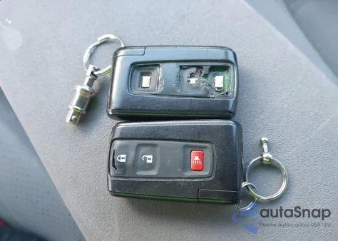 2005 Toyota Prius from USA, damaged, VIN JTDKB20U553017920